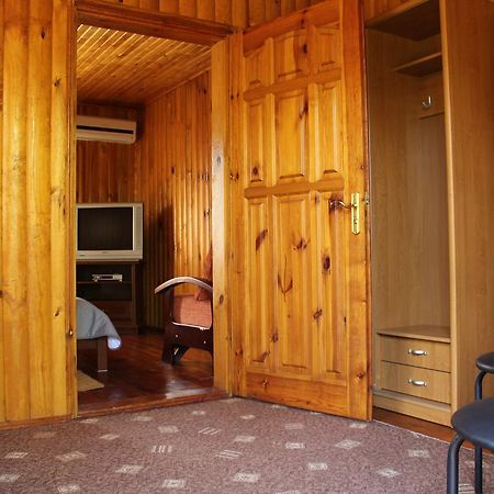 Hotel-Complex Mizh Triokh Ozer Sviťaz Exteriér fotografie
