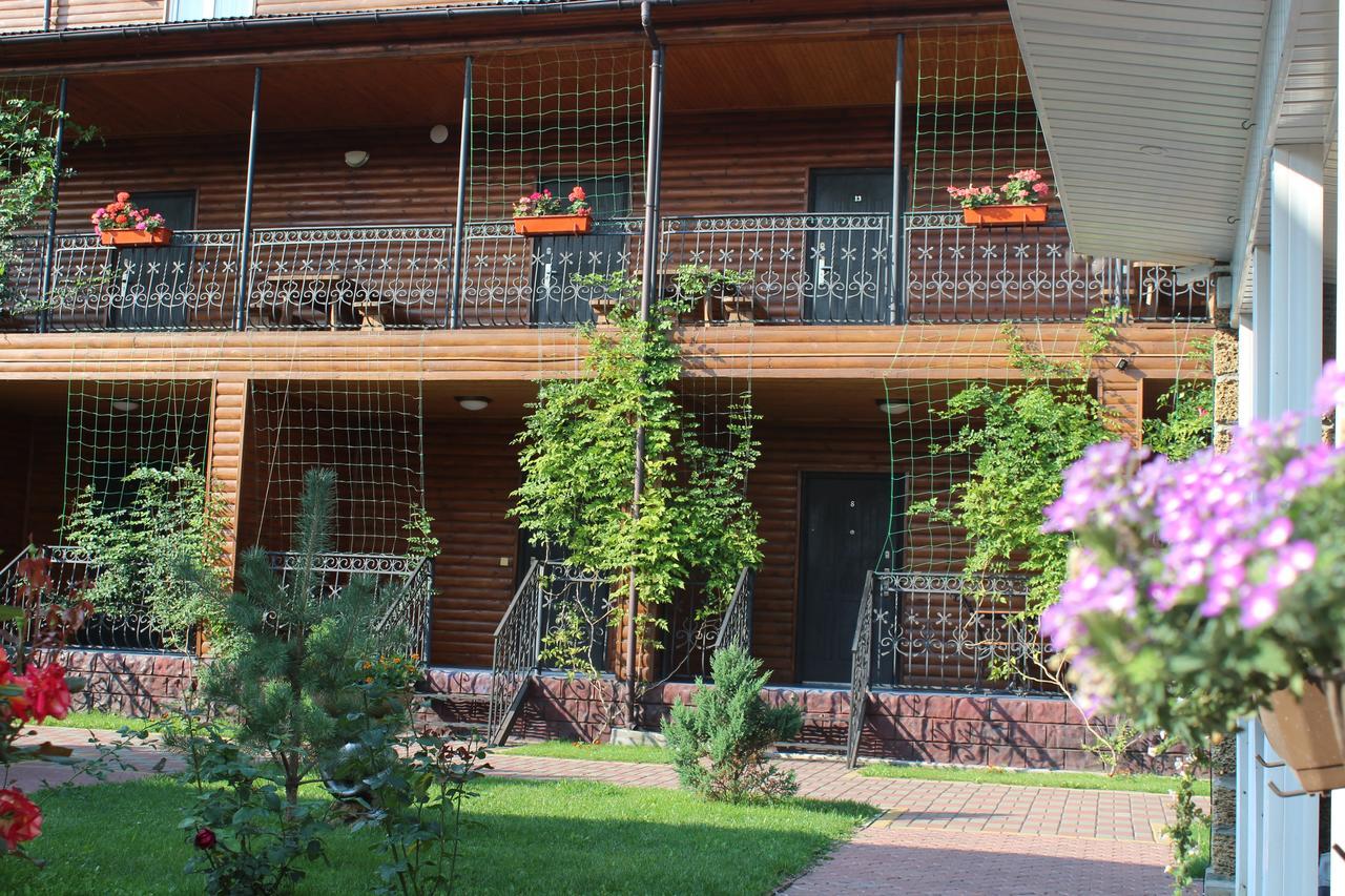 Hotel-Complex Mizh Triokh Ozer Sviťaz Exteriér fotografie